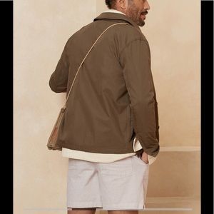 Banana Republic Men’s linen-cotton easy short in light blue stripe, size 32